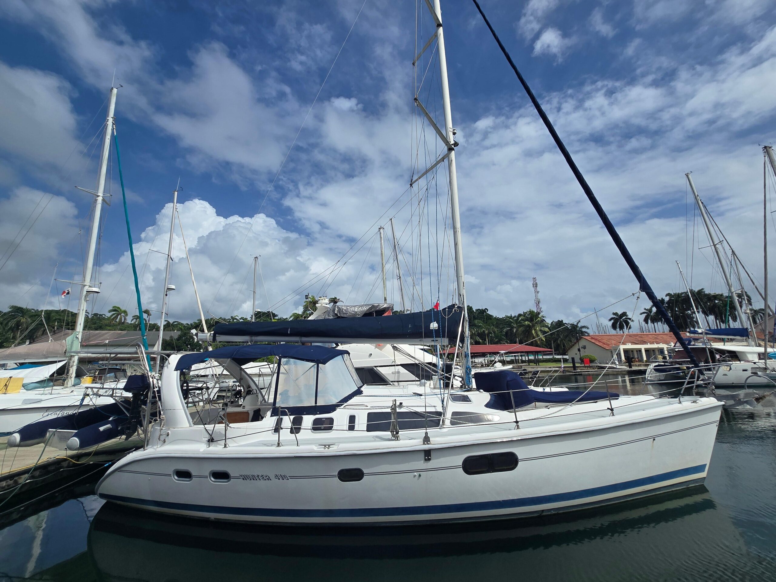 40ft-1998-hunter-410_main