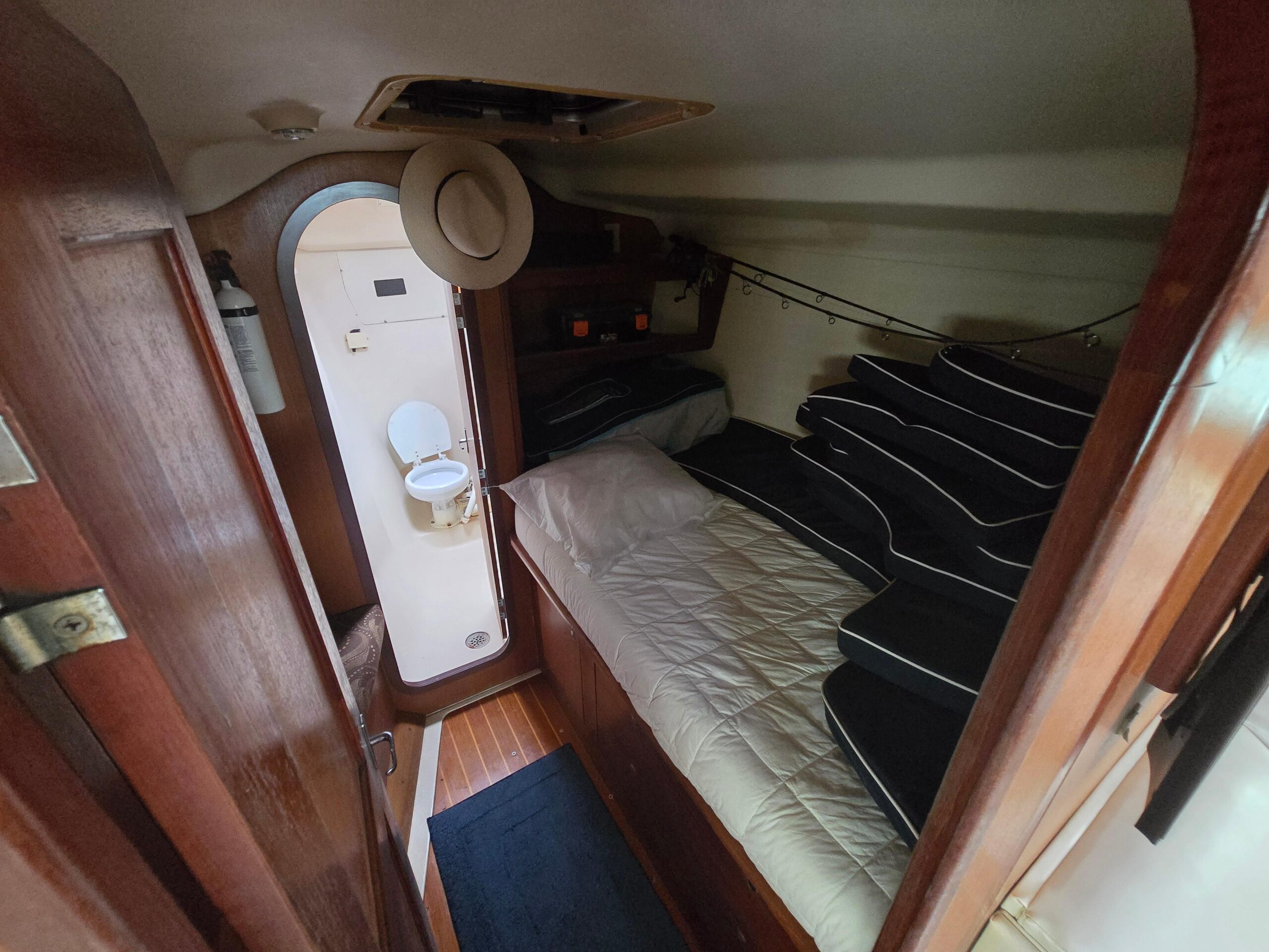 40ft-1998-hunter-410_main