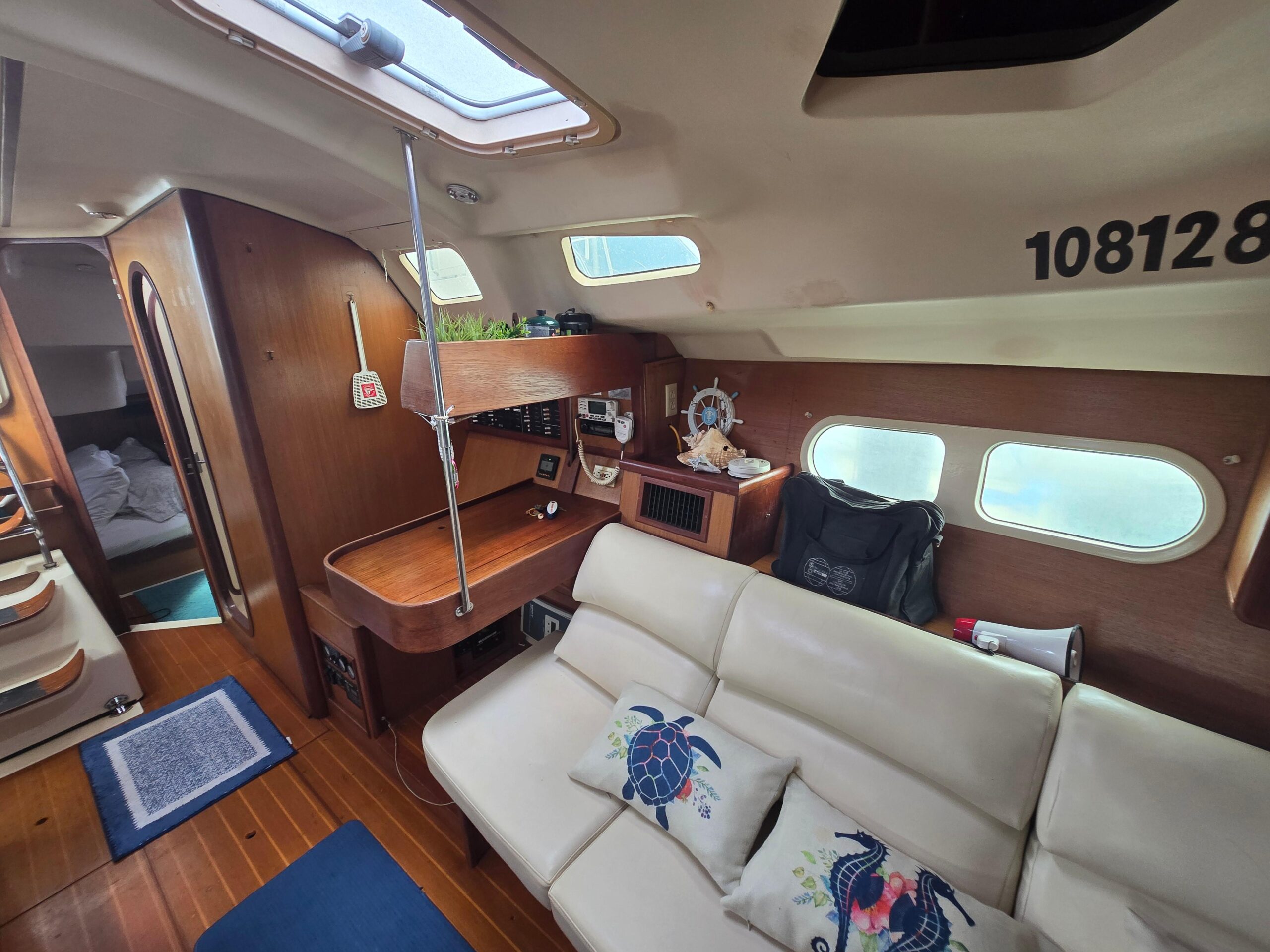 40ft-1998-hunter-410_main