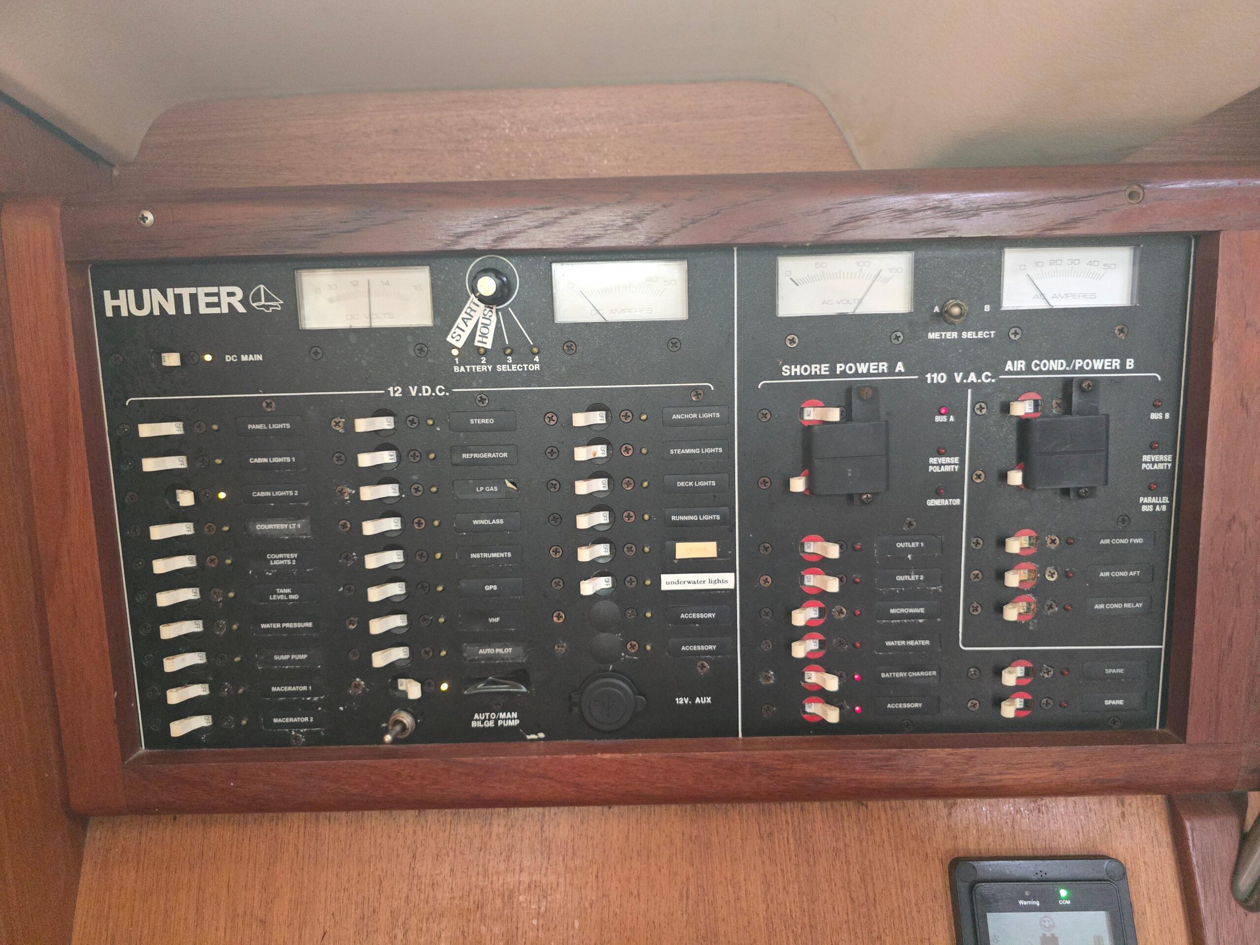 40ft-1998-hunter-410_main